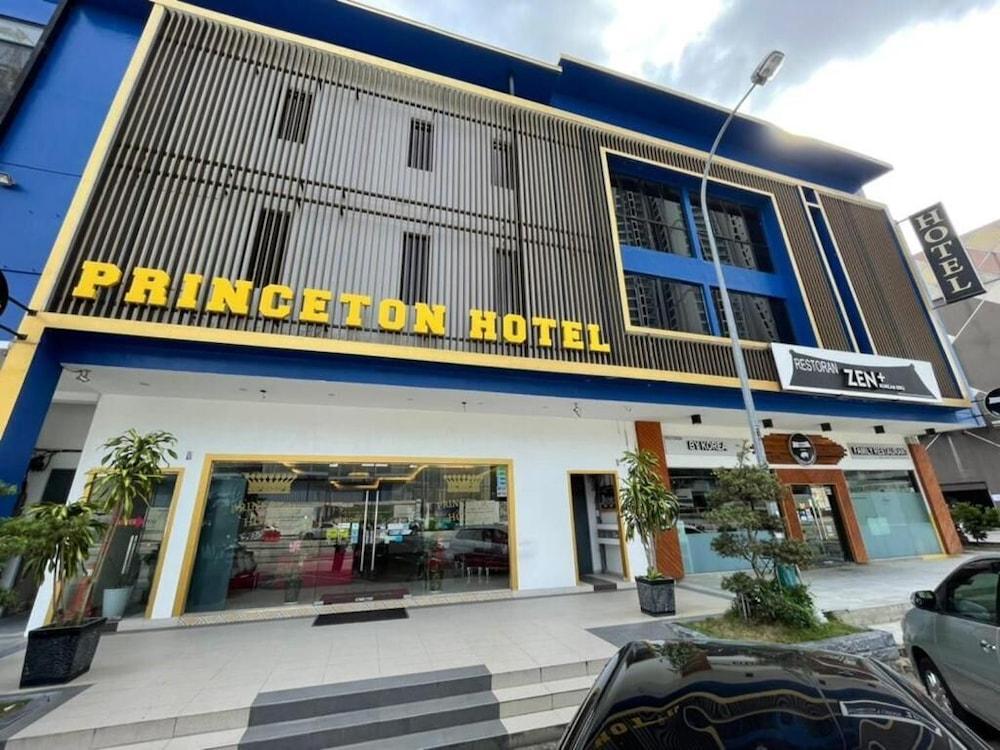 Hotel Zamburger Bukit Indah Johor Bahru Dış mekan fotoğraf